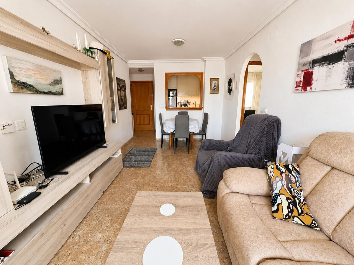 For sale - 2 Bedroom 1 Bathroom Apartment - Middle Floor Apartment in Torrevieja - Torrevieja Centro  - Alicante