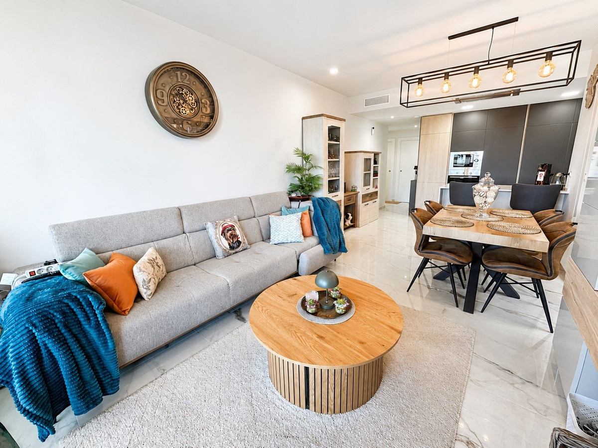 For sale - 2 Bedroom 2 Bathroom Apartment - Middle Floor Apartment in Orihuela - Los Altos  - Alicante