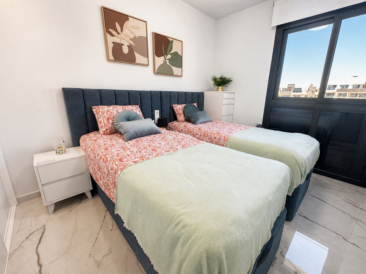 For sale - 2 Bedroom 2 Bathroom Apartment - Middle Floor Apartment in Orihuela - Los Altos  - Alicante