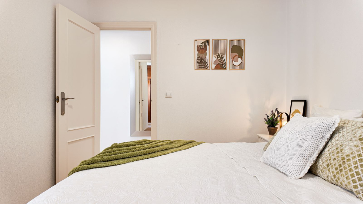 For sale - 2 Bedroom 1 Bathroom Apartment - Penthouse in Torrevieja - Torrevieja Centro  - Alicante