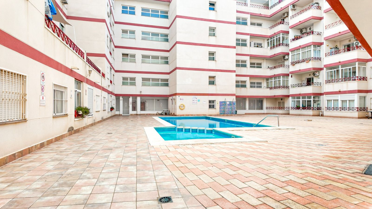 For sale - 2 Bedroom 1 Bathroom Apartment - Penthouse in Torrevieja - Torrevieja Centro  - Alicante