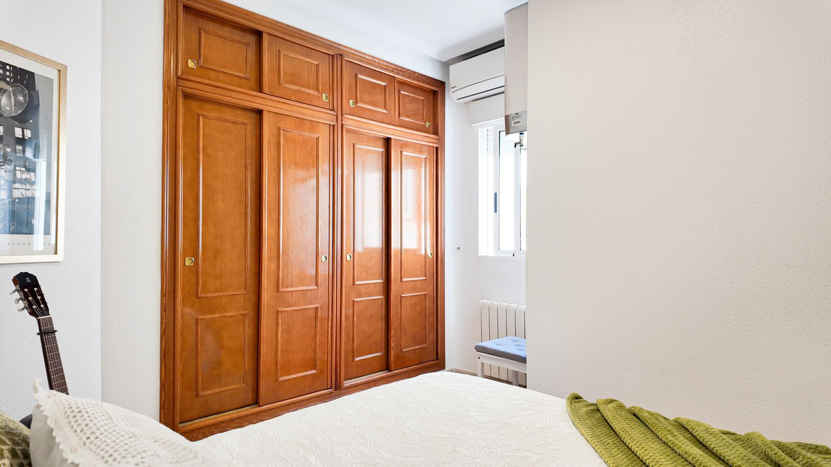 For sale - 2 Bedroom 1 Bathroom Apartment - Penthouse in Torrevieja - Torrevieja Centro  - Alicante