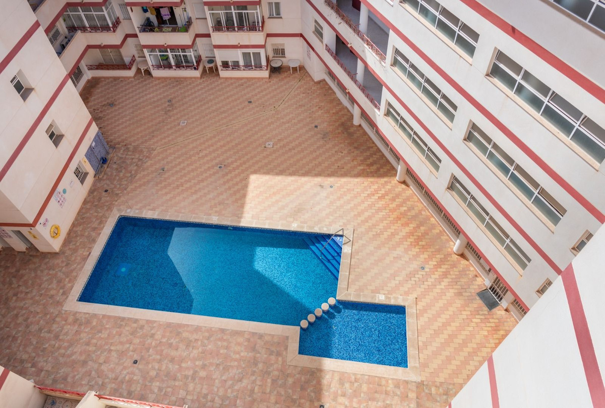 For sale - 2 Bedroom 1 Bathroom Apartment - Penthouse in Torrevieja - Torrevieja Centro  - Alicante