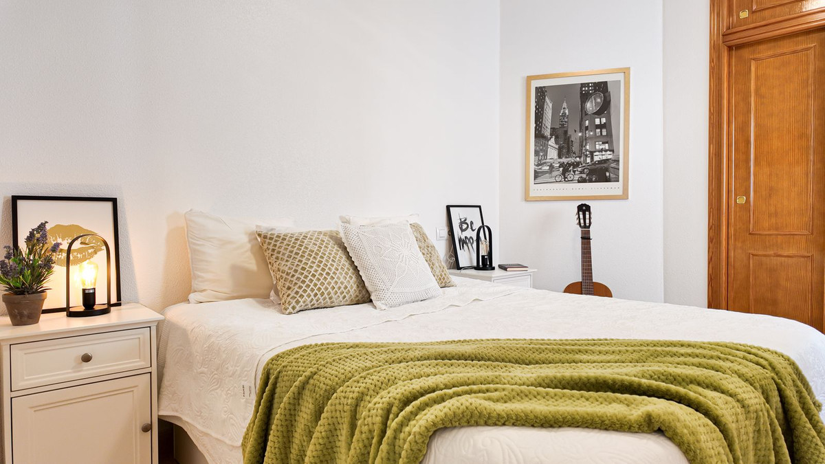 For sale - 2 Bedroom 1 Bathroom Apartment - Penthouse in Torrevieja - Torrevieja Centro  - Alicante