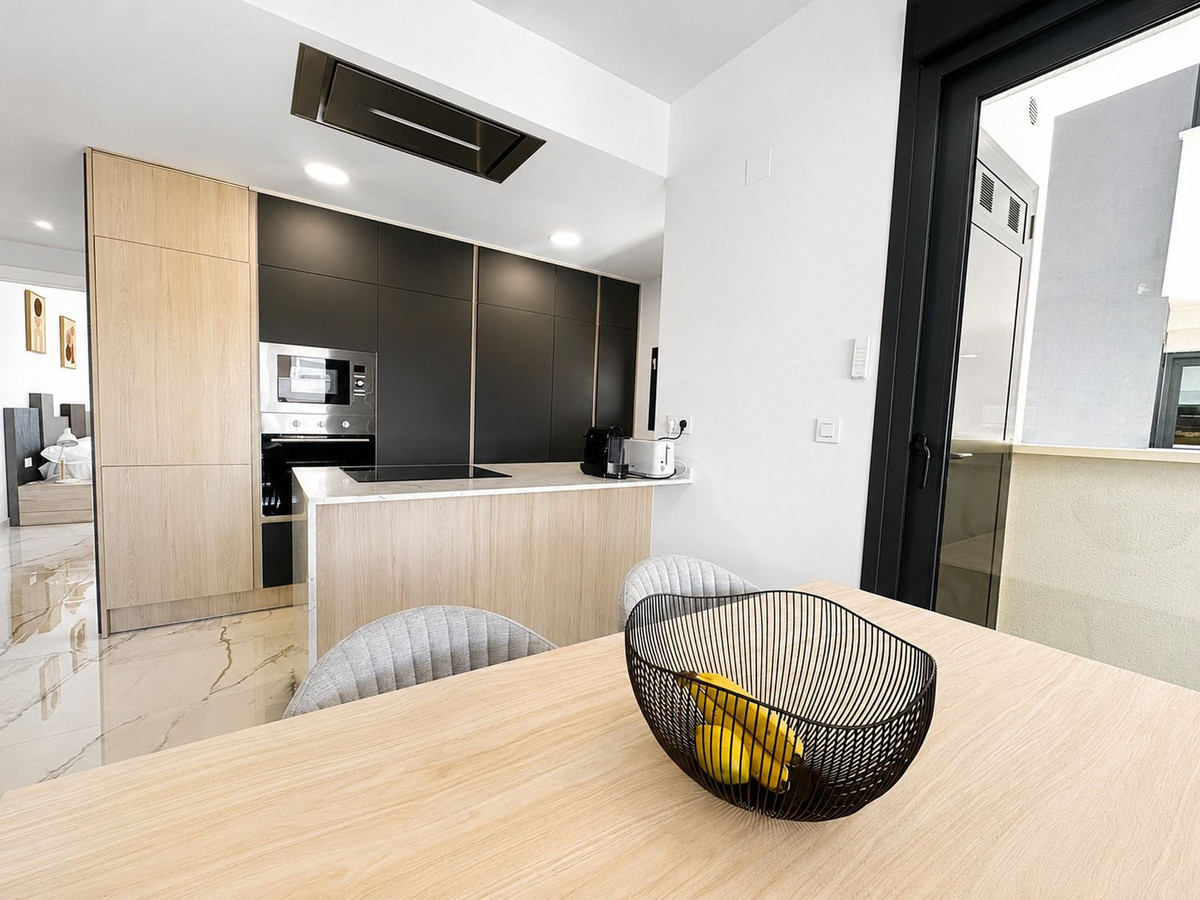 For sale - 2 Bedroom 2 Bathroom Apartment - Middle Floor Apartment in Orihuela - Los Altos  - Alicante