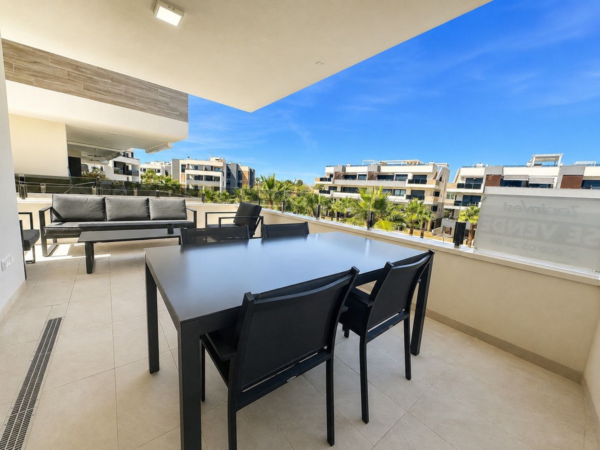 For sale - 2 Bedroom 2 Bathroom Apartment - Middle Floor Apartment in Orihuela - Los Altos  - Alicante