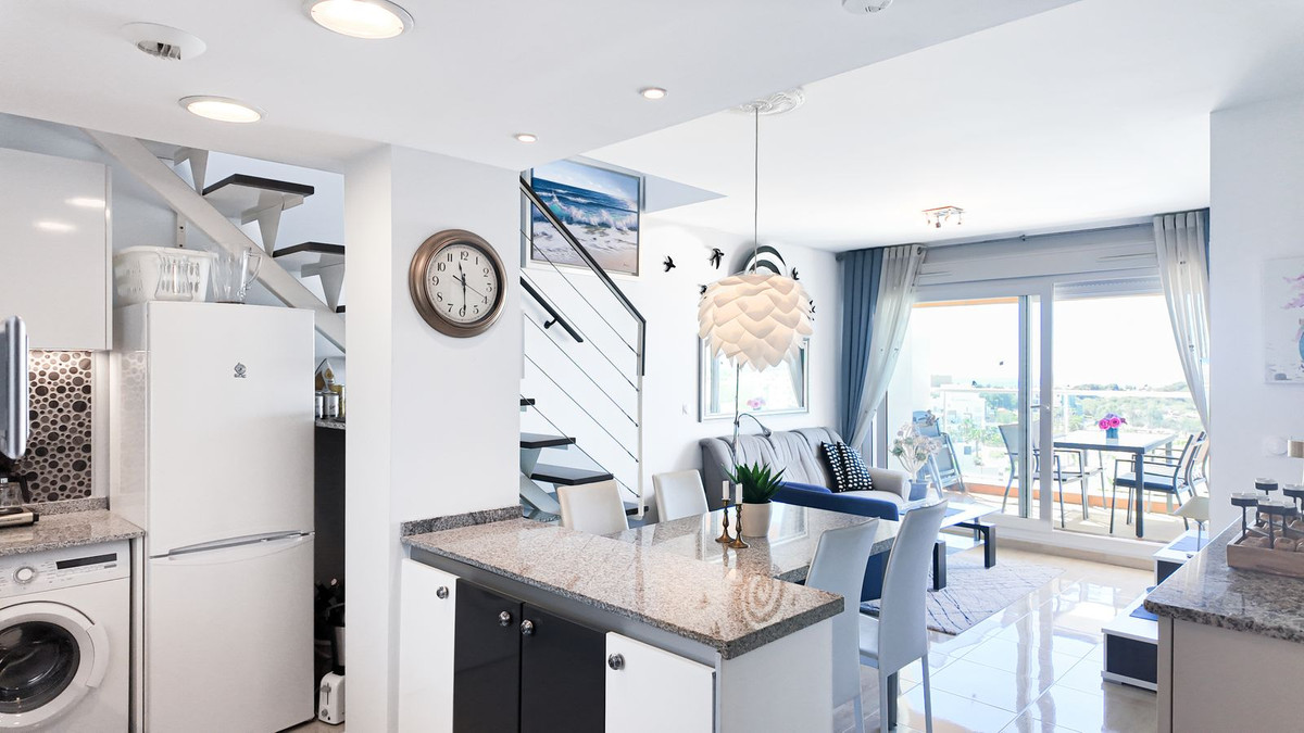 For sale - 2 Bedroom 2 Bathroom Apartment - Penthouse in Orihuela - Villamartin  - Alicante