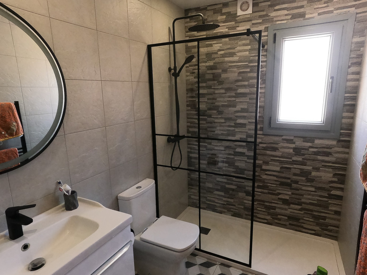 For sale - 2 Bedroom 2 Bathroom Apartment - Middle Floor Apartment in Algorfa - La Finca Golf  - Alicante