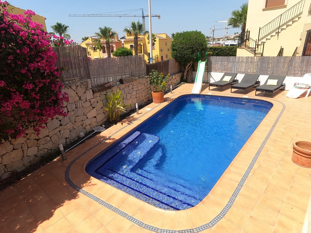 For sale - 3 Bedroom 2 Bathroom House - Detached Villa in Algorfa - La Finca Golf  - Alicante
