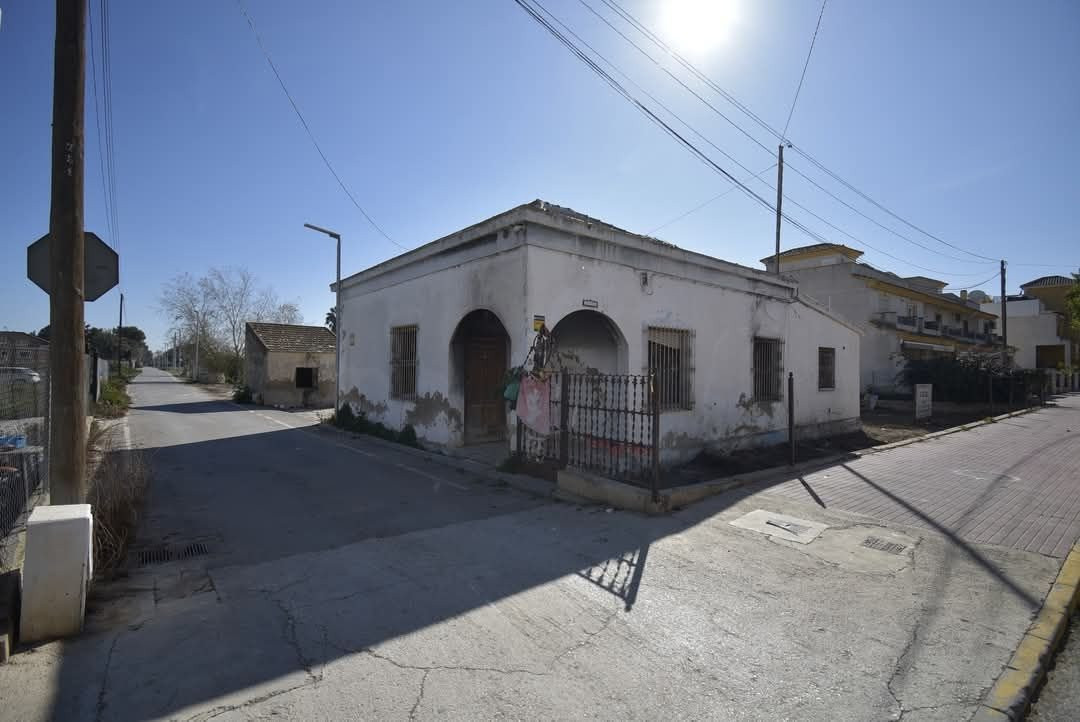 For sale - 3 Bedroom 2 Bathroom House - Detached Villa in Daya Nueva - Daya Nueva Centro  - Alicante