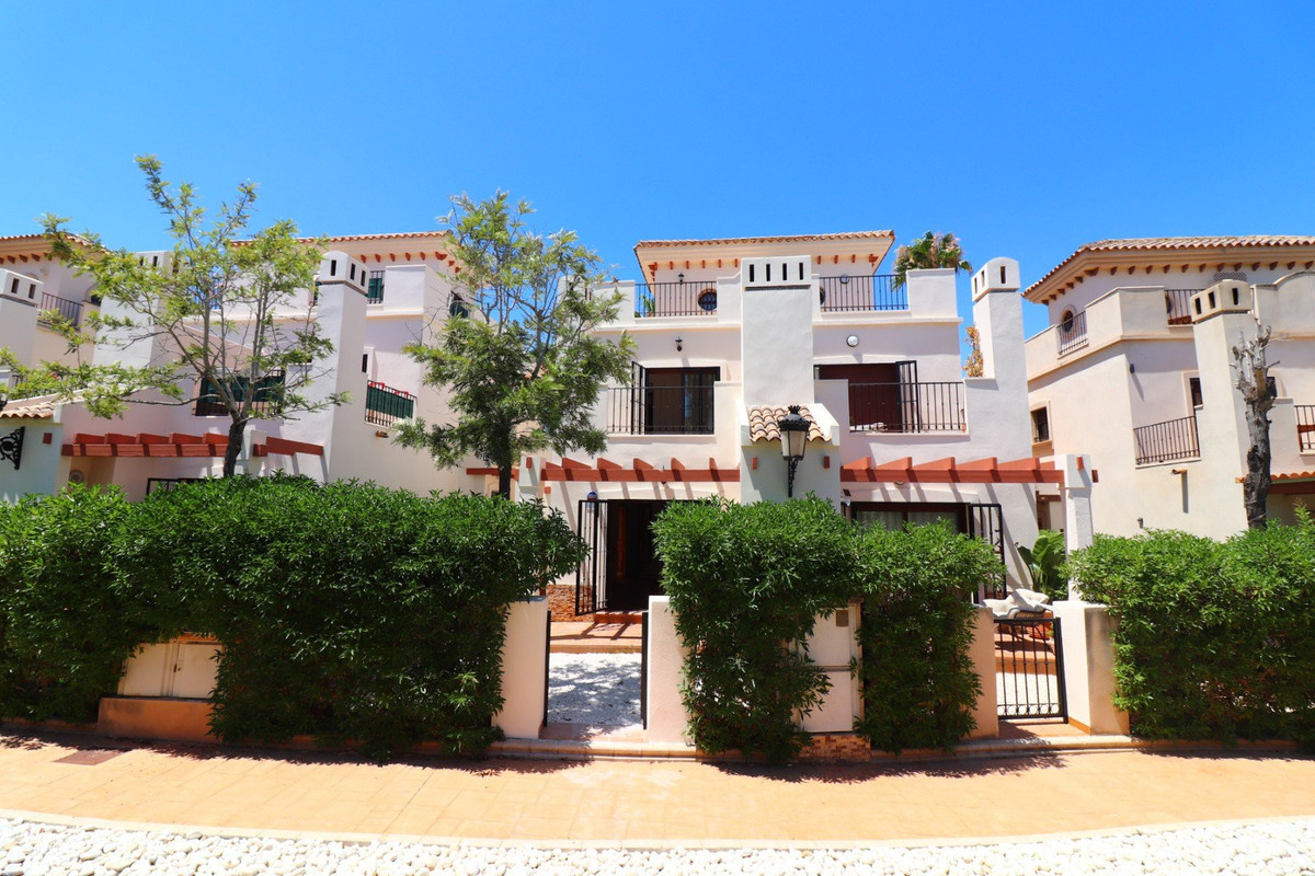 For sale - 3 Bedroom 2 Bathroom House - Semi-Detached House in Algorfa - La Finca Golf  - Alicante