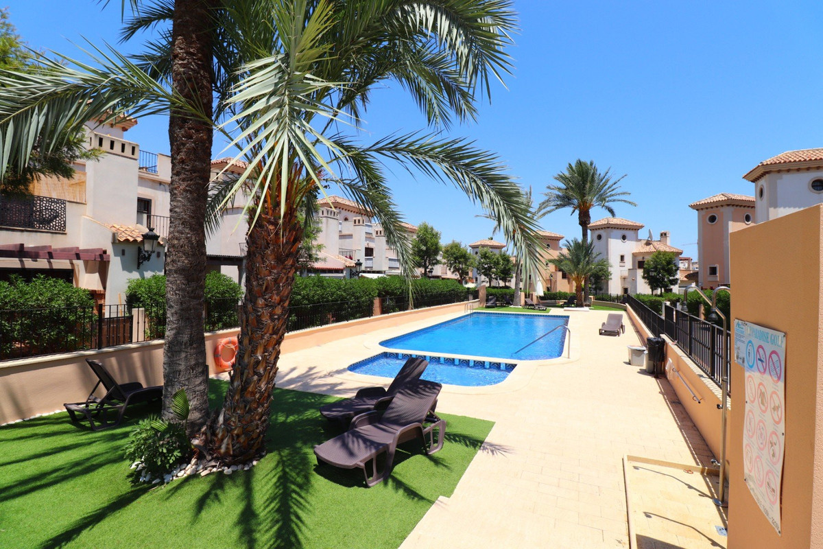 For sale - 3 Bedroom 2 Bathroom House - Semi-Detached House in Algorfa - La Finca Golf  - Alicante