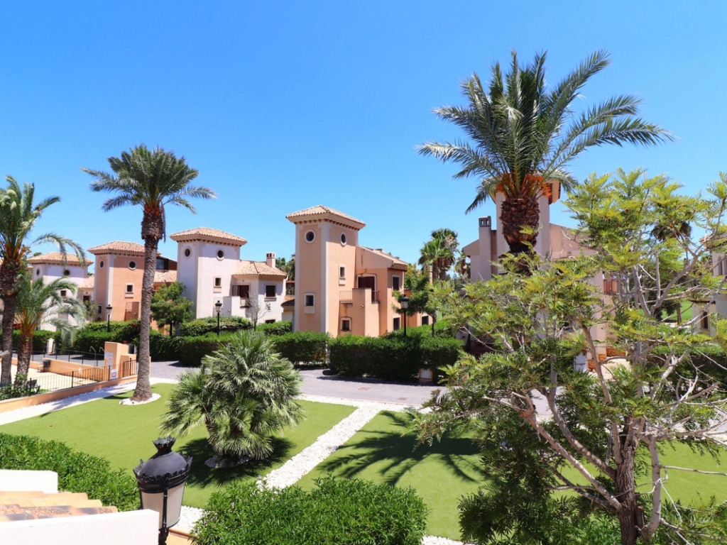 3 Bedroom 2 Bathroom House - Semi-Detached House in Algorfa