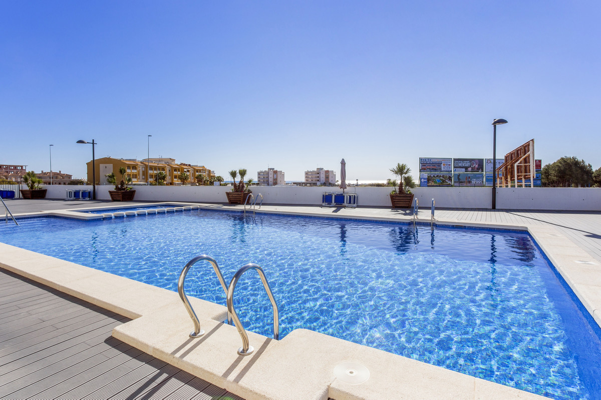 For sale - 2 Bedroom 2 Bathroom Apartment - Ground Floor Apartment in Orihuela - Los Dolses  - Alicante