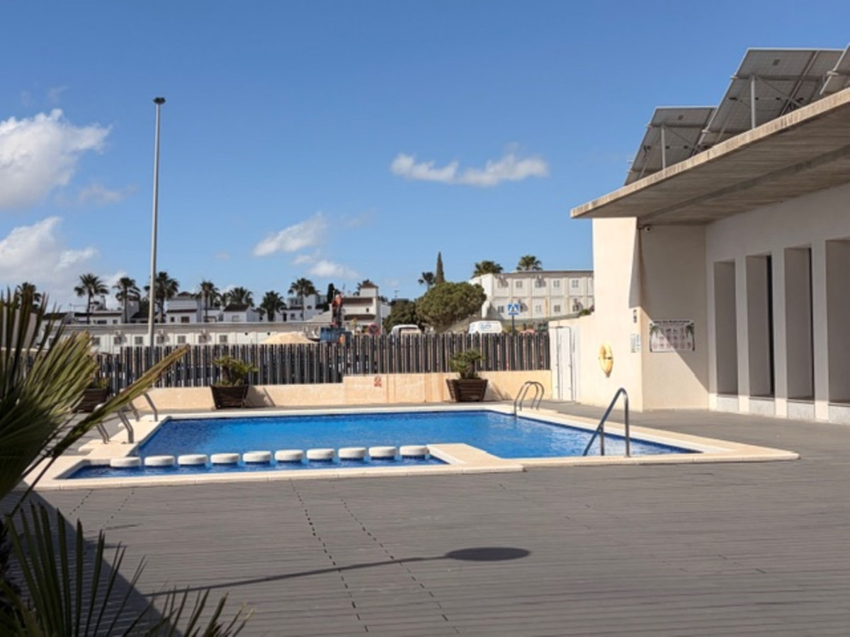 For sale - 2 Bedroom 2 Bathroom Apartment - Ground Floor Apartment in Orihuela - Los Dolses  - Alicante