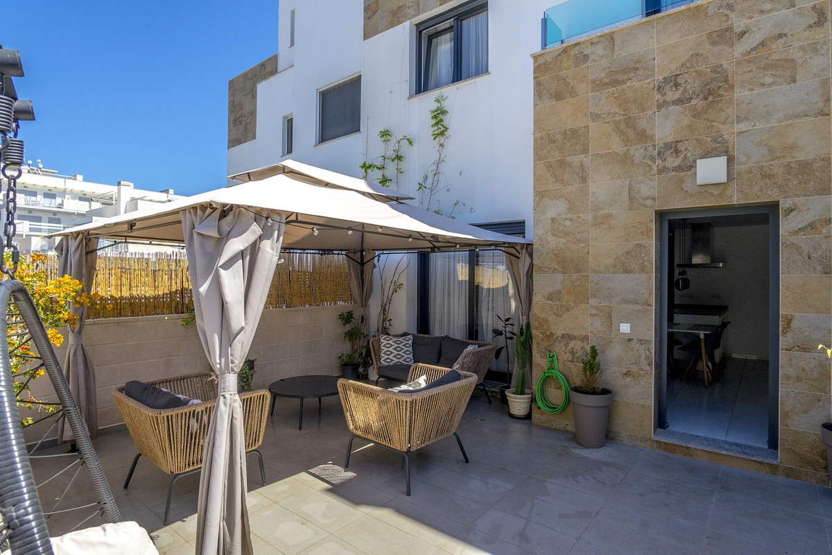 For sale - 3 Bedroom 3 Bathroom House - Townhouse in Orihuela - Villamartin  - Alicante