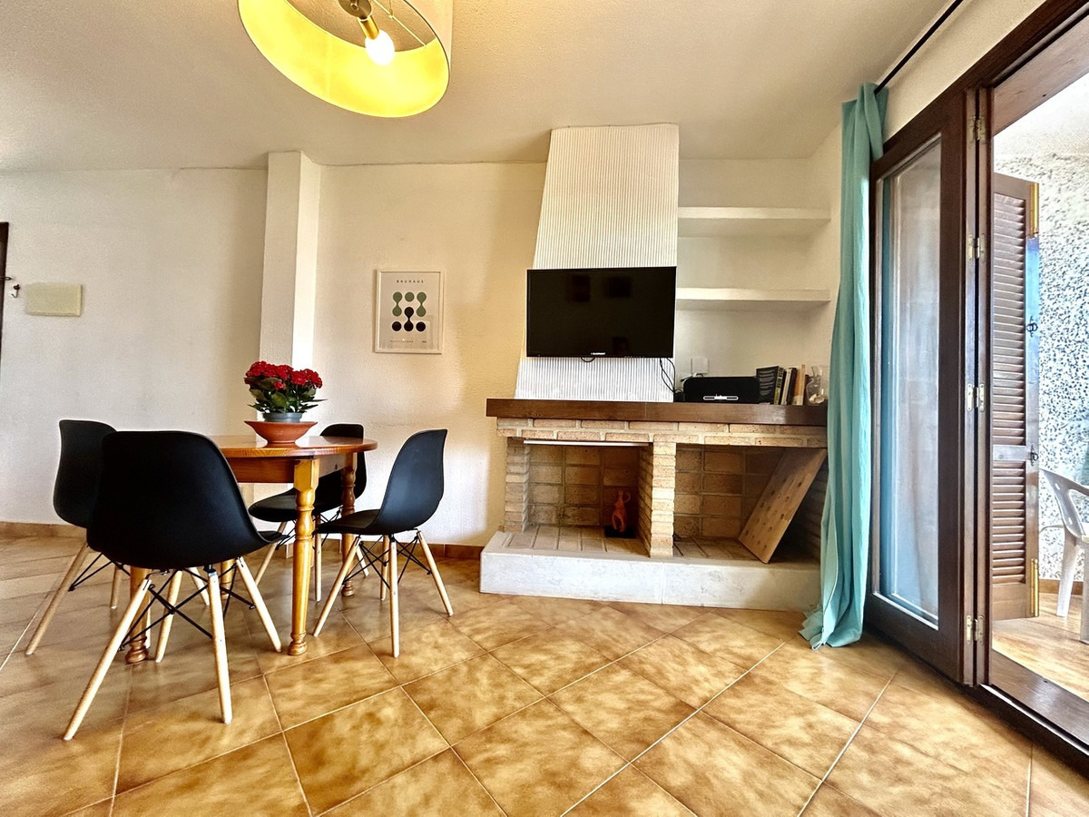 For sale - 2 Bedroom 1 Bathroom Apartment - Middle Floor Apartment in Orihuela - Cabo Roig  - Alicante