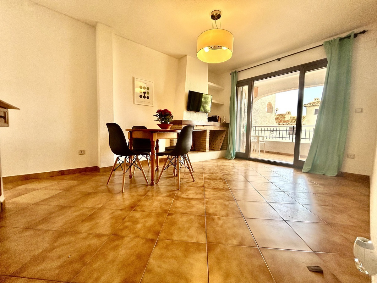 For sale - 2 Bedroom 1 Bathroom Apartment - Middle Floor Apartment in Orihuela - Cabo Roig  - Alicante