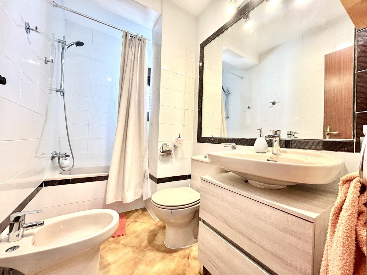 For sale - 2 Bedroom 1 Bathroom Apartment - Middle Floor Apartment in Orihuela - Cabo Roig  - Alicante