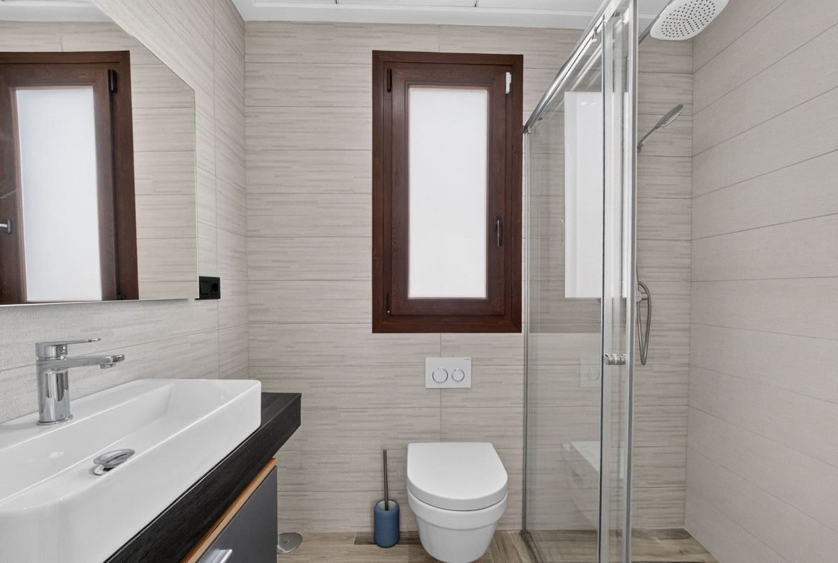 For sale - 4 Bedroom 3 Bathroom House - Detached Villa in Orihuela - Los Balcones  - Alicante