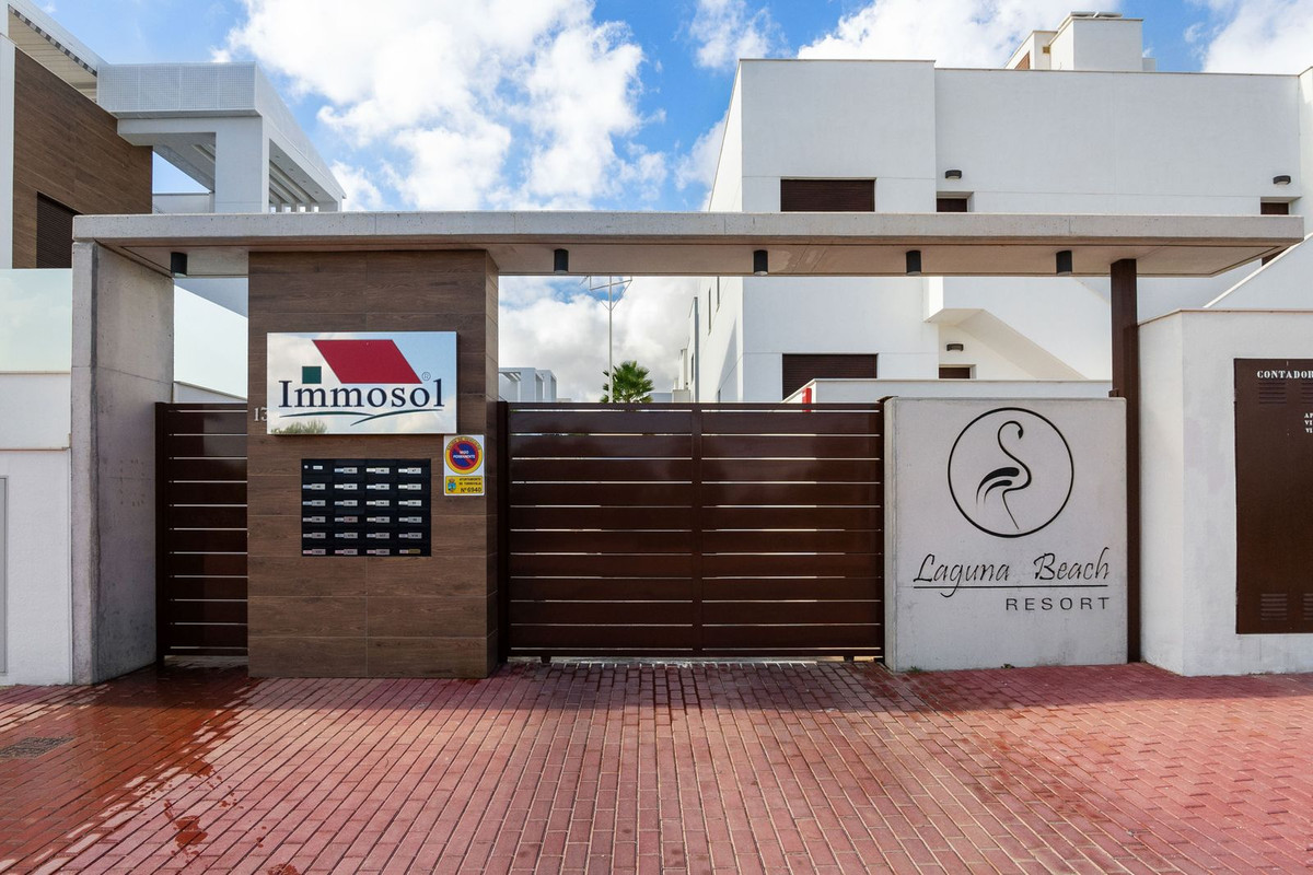 For sale - 4 Bedroom 3 Bathroom House - Detached Villa in Orihuela - Los Balcones  - Alicante
