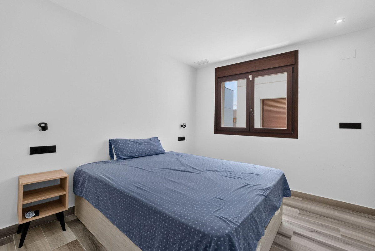 For sale - 4 Bedroom 3 Bathroom House - Detached Villa in Orihuela - Los Balcones  - Alicante