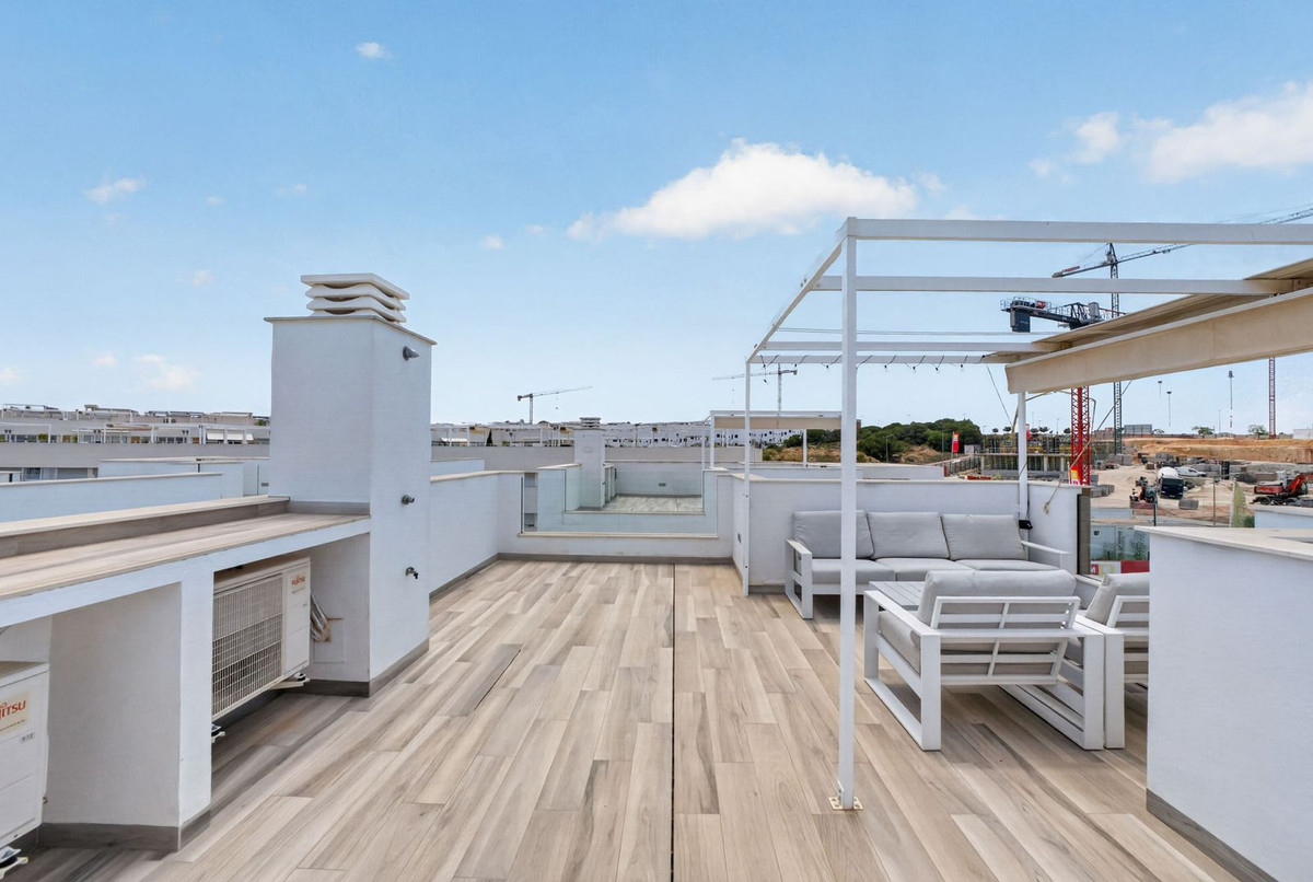 For sale - 4 Bedroom 3 Bathroom House - Detached Villa in Orihuela - Los Balcones  - Alicante