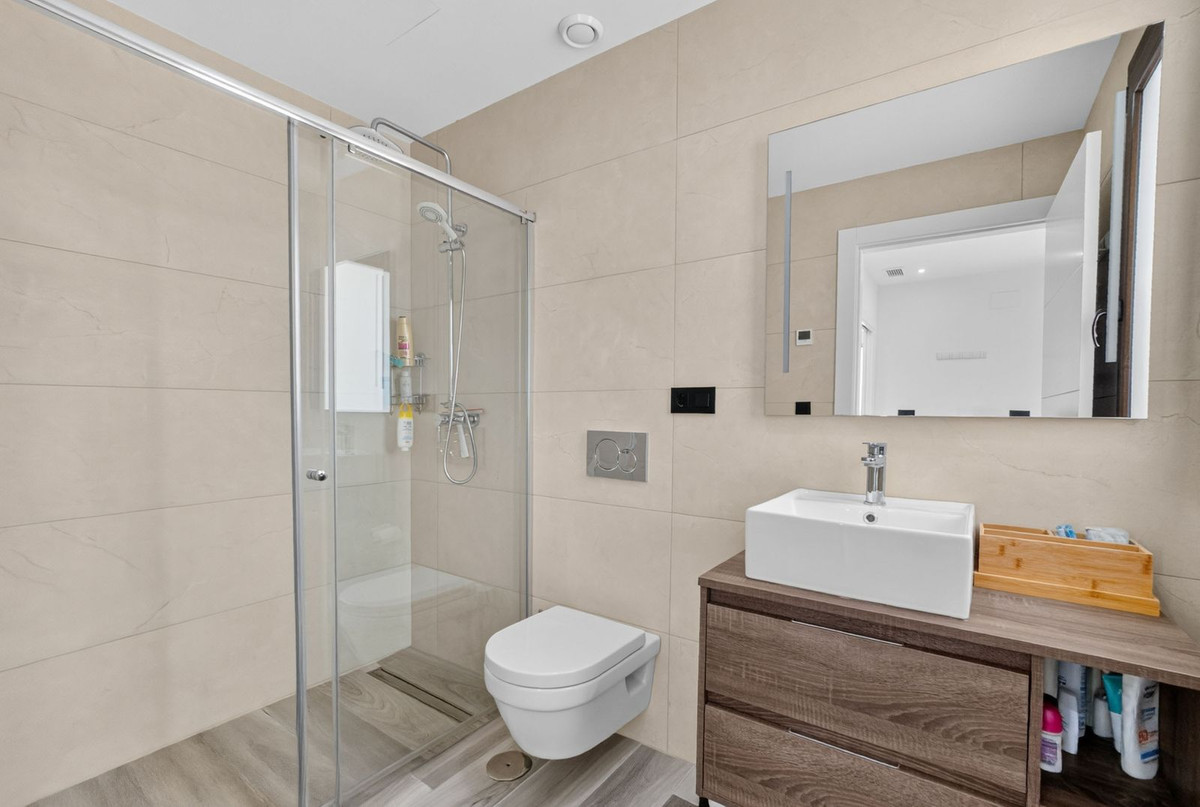 For sale - 4 Bedroom 3 Bathroom House - Detached Villa in Orihuela - Los Balcones  - Alicante