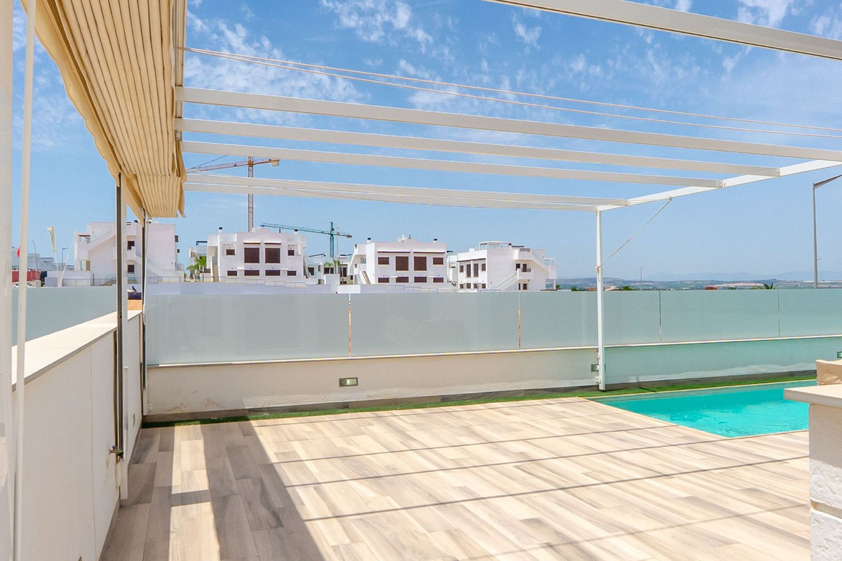 For sale - 4 Bedroom 3 Bathroom House - Detached Villa in Orihuela - Los Balcones  - Alicante