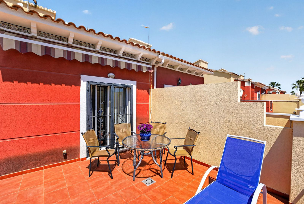 For sale - 4 Bedroom 3 Bathroom House - Townhouse in Torrevieja - Aguas Nuevas  - Alicante