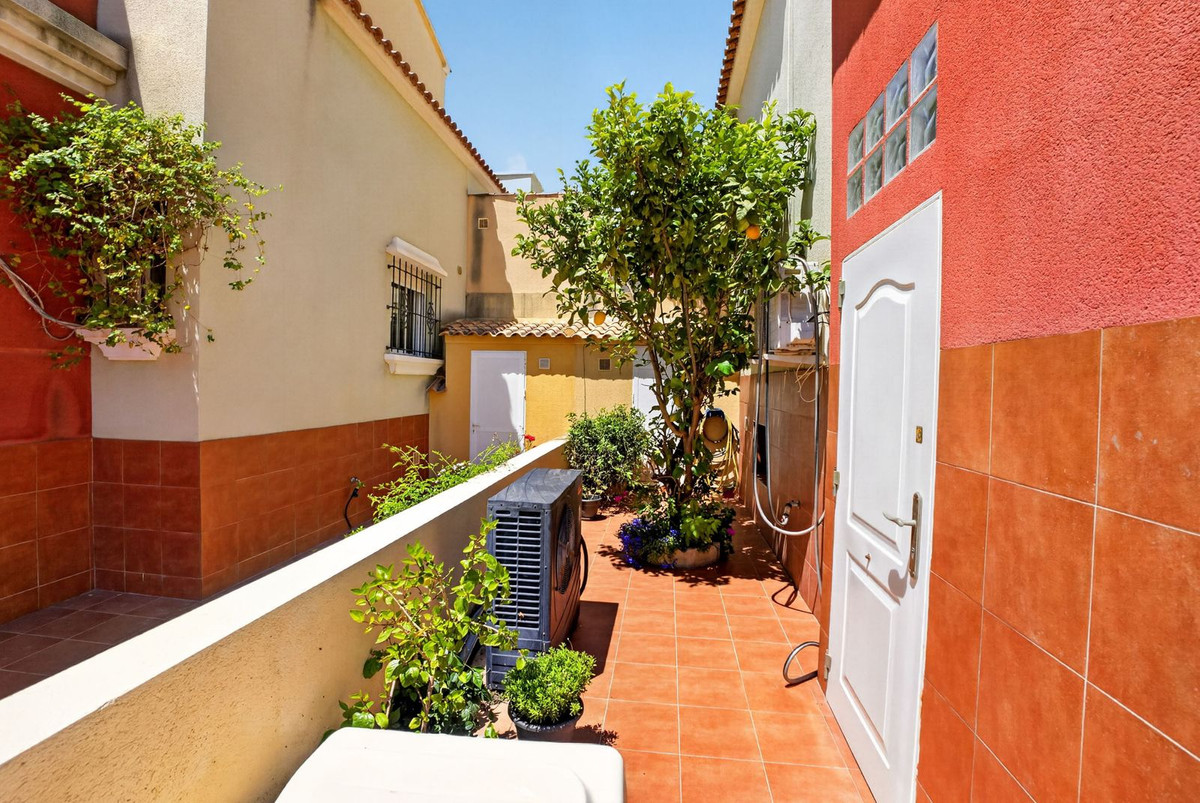 For sale - 4 Bedroom 3 Bathroom House - Townhouse in Torrevieja - Aguas Nuevas  - Alicante