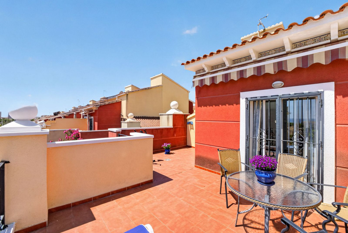 For sale - 4 Bedroom 3 Bathroom House - Townhouse in Torrevieja - Aguas Nuevas  - Alicante