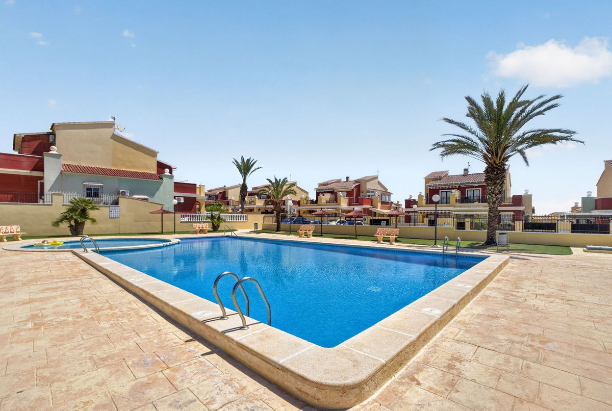 For sale - 4 Bedroom 3 Bathroom House - Townhouse in Torrevieja - Aguas Nuevas  - Alicante