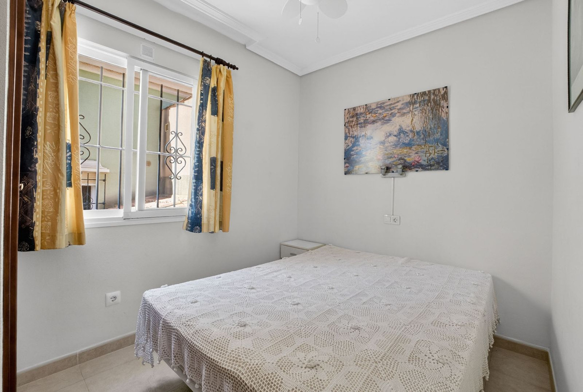 For sale - 4 Bedroom 3 Bathroom House - Townhouse in Torrevieja - Aguas Nuevas  - Alicante