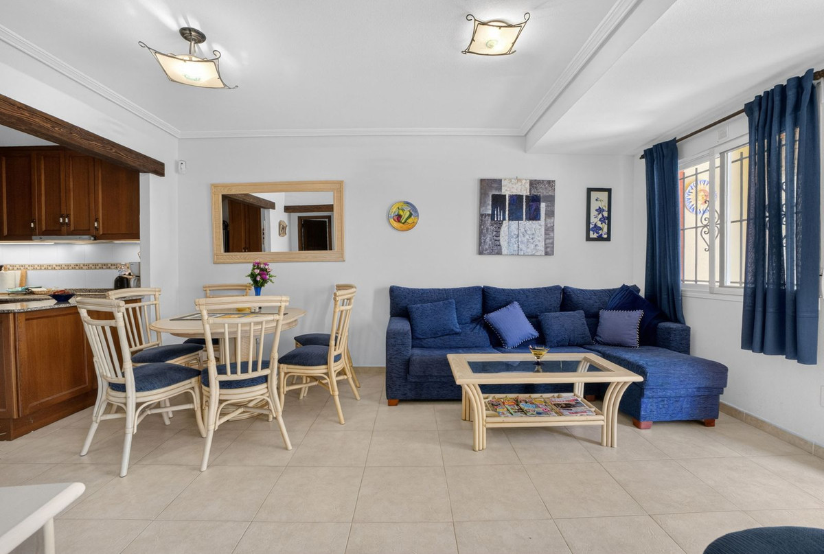 For sale - 4 Bedroom 3 Bathroom House - Townhouse in Torrevieja - Aguas Nuevas  - Alicante