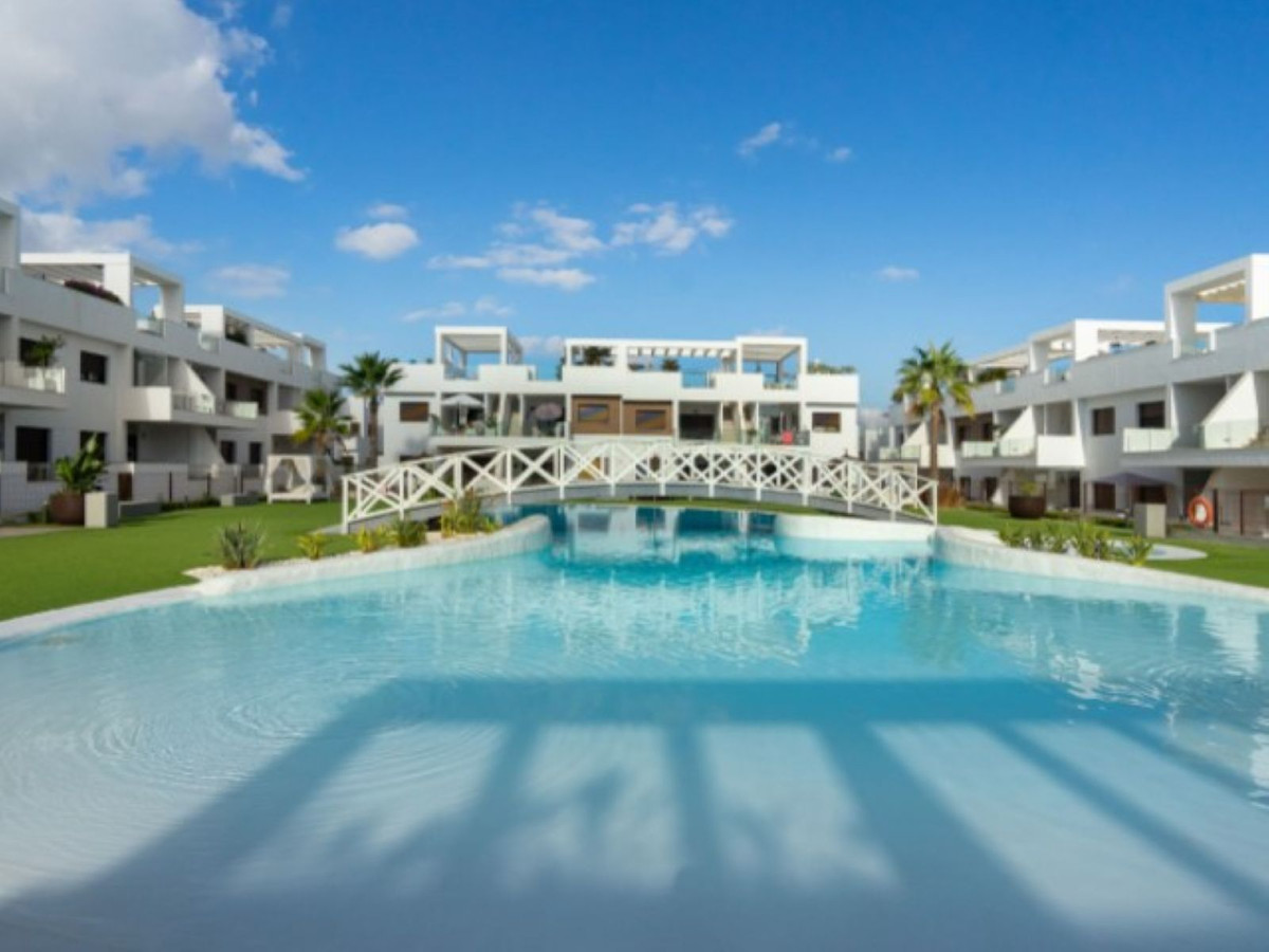 For sale - 4 Bedroom 3 Bathroom House - Detached Villa in Orihuela - Los Balcones  - Alicante