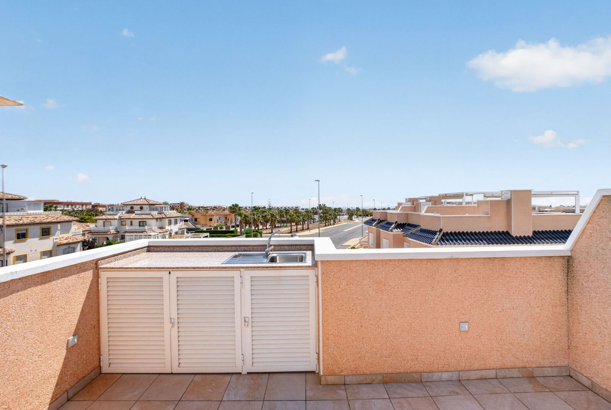 For sale - 3 Bedroom 2 Bathroom House - Townhouse in Orihuela - Lomas de Cabo Roig  - Alicante