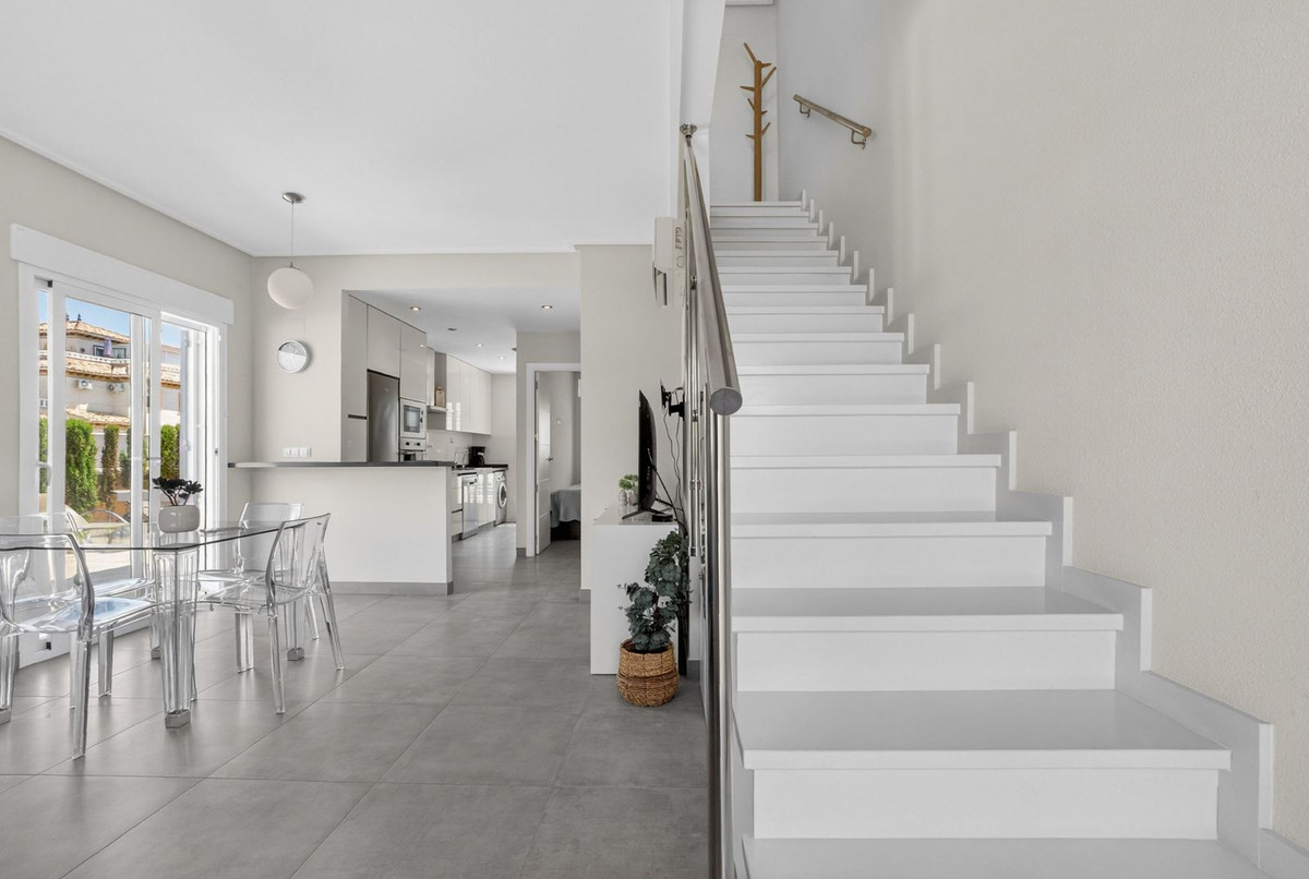 For sale - 3 Bedroom 2 Bathroom House - Townhouse in Orihuela - Lomas de Cabo Roig  - Alicante
