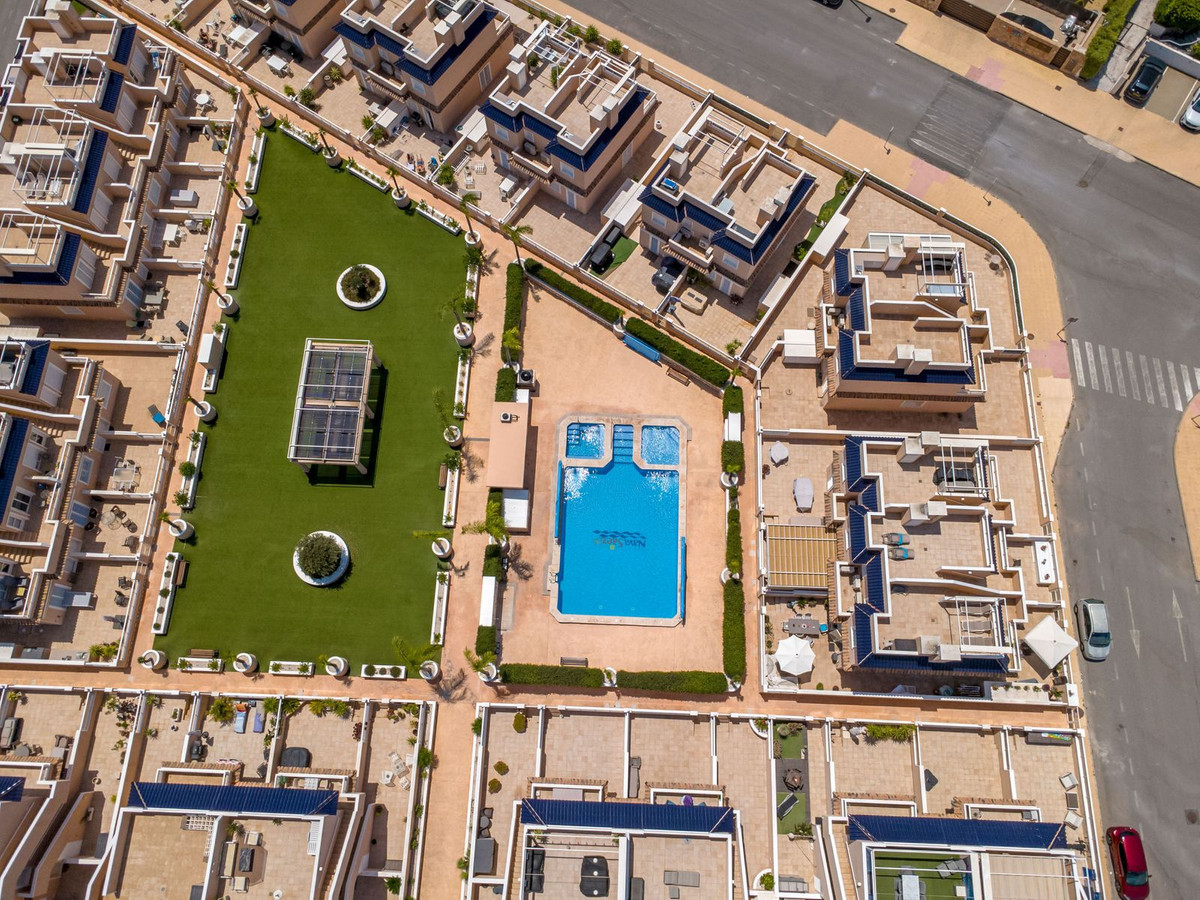 For sale - 3 Bedroom 2 Bathroom House - Townhouse in Orihuela - Lomas de Cabo Roig  - Alicante