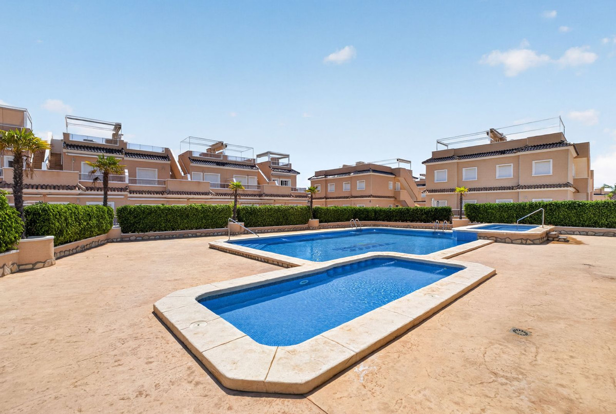 For sale - 3 Bedroom 2 Bathroom House - Townhouse in Orihuela - Lomas de Cabo Roig  - Alicante