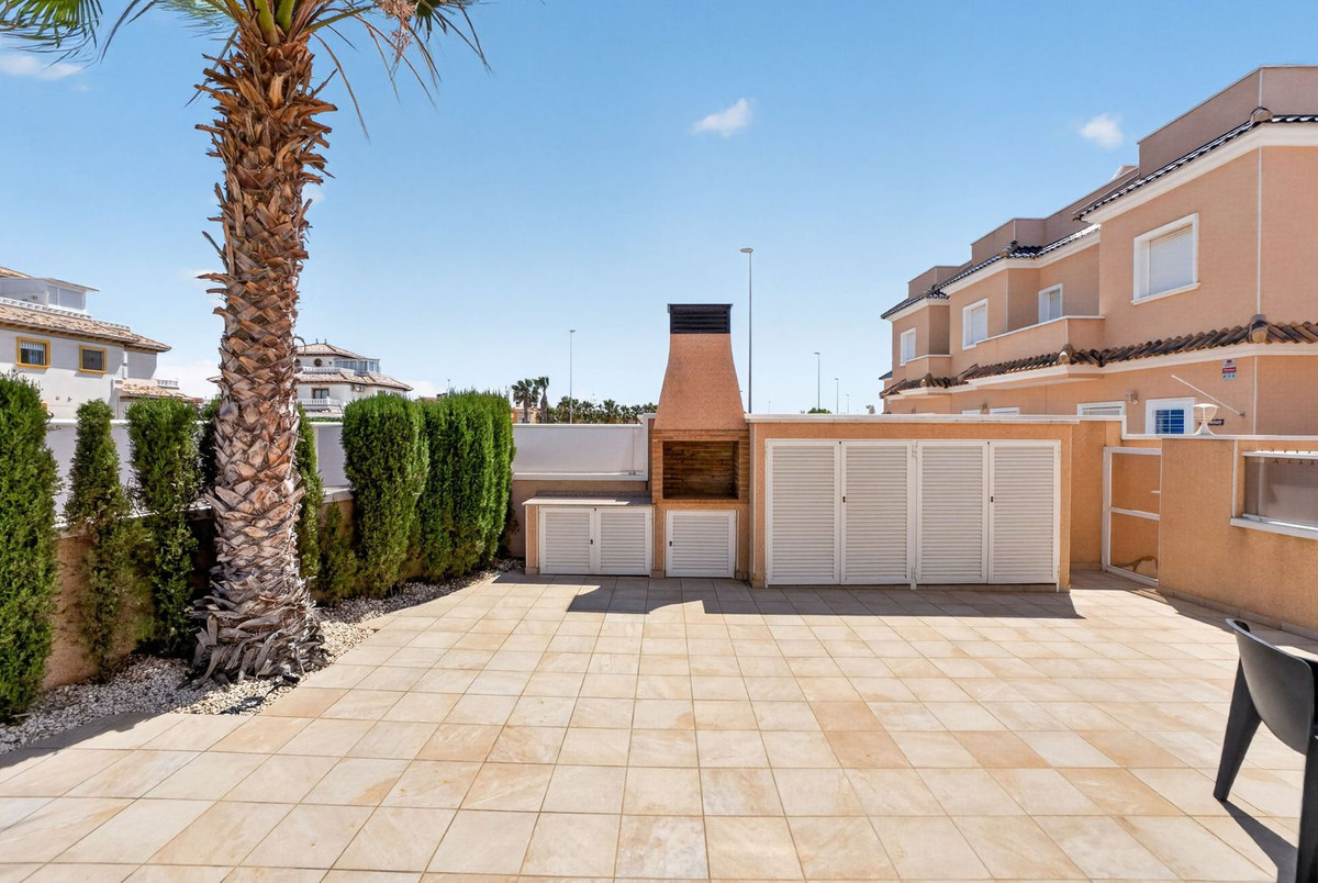 For sale - 3 Bedroom 2 Bathroom House - Townhouse in Orihuela - Lomas de Cabo Roig  - Alicante