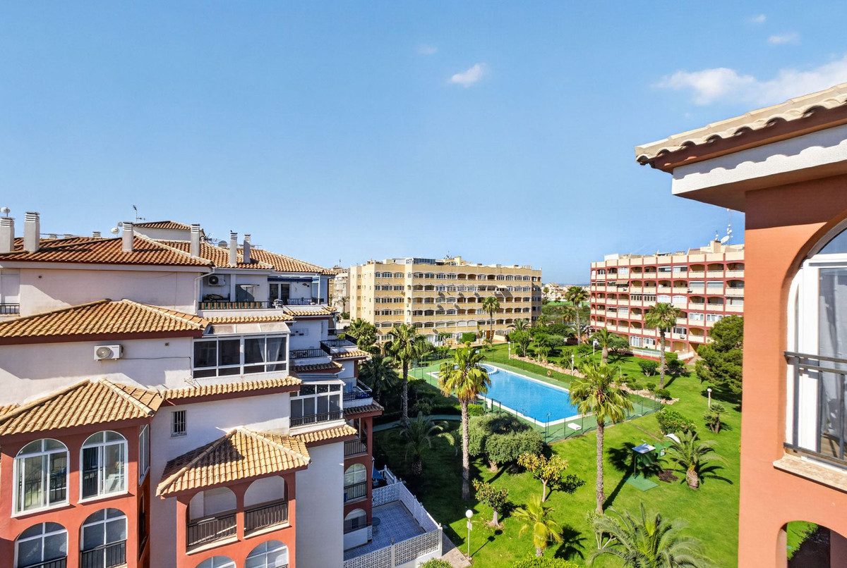 For sale - 3 Bedroom 2 Bathroom Apartment - Penthouse in Torrevieja - La Mata  - Alicante