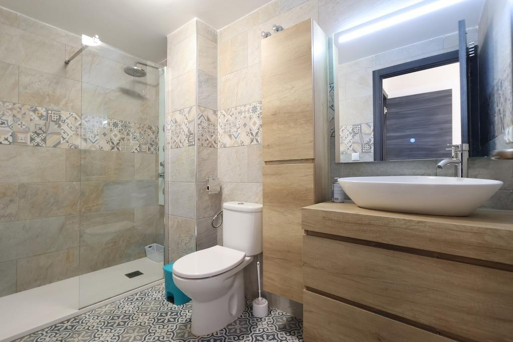 For sale - 3 Bedroom 2 Bathroom Apartment - Ground Floor Apartment in Torrevieja - Torrevieja Centro  - Alicante