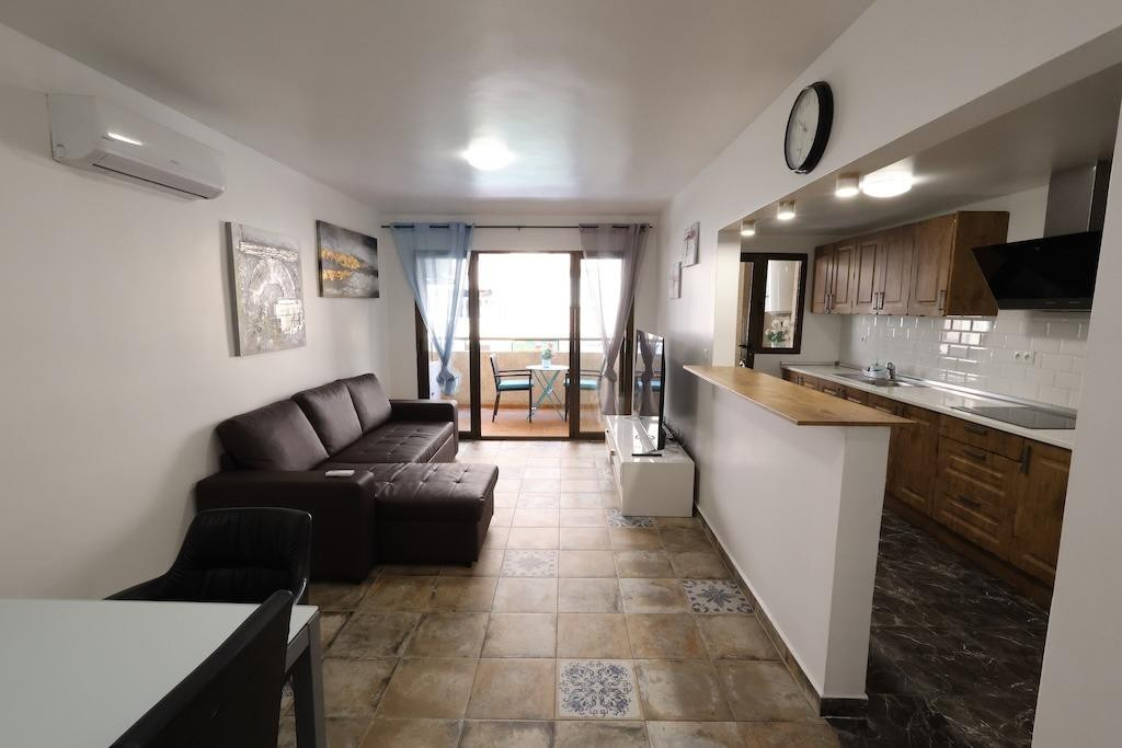 For sale - 3 Bedroom 2 Bathroom Apartment - Ground Floor Apartment in Torrevieja - Torrevieja Centro  - Alicante