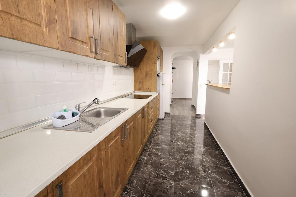 For sale - 3 Bedroom 2 Bathroom Apartment - Ground Floor Apartment in Torrevieja - Torrevieja Centro  - Alicante