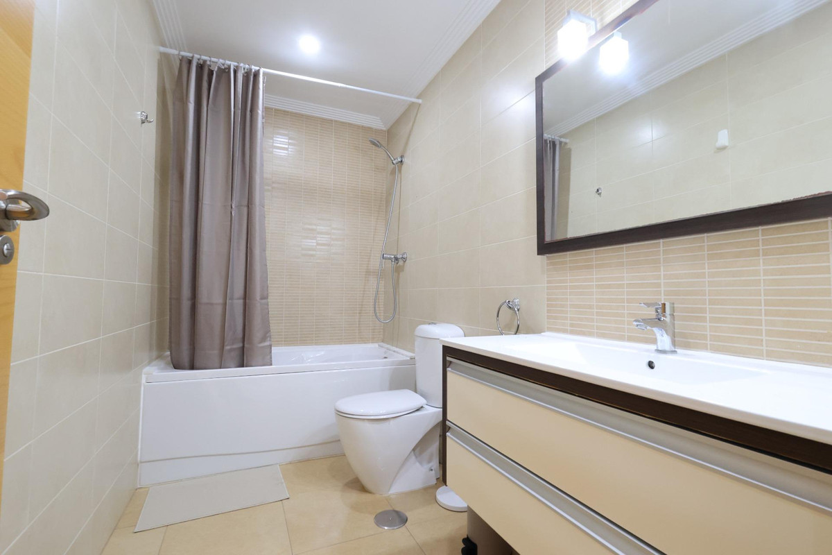 For sale - 2 Bedroom 2 Bathroom Apartment - Middle Floor Apartment in Orihuela - Lomas de Cabo Roig  - Alicante