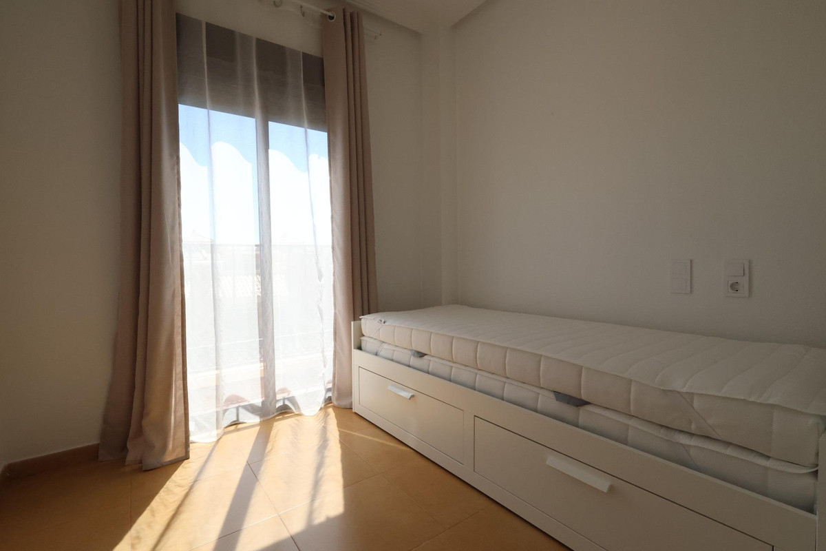 For sale - 2 Bedroom 2 Bathroom Apartment - Middle Floor Apartment in Orihuela - Lomas de Cabo Roig  - Alicante