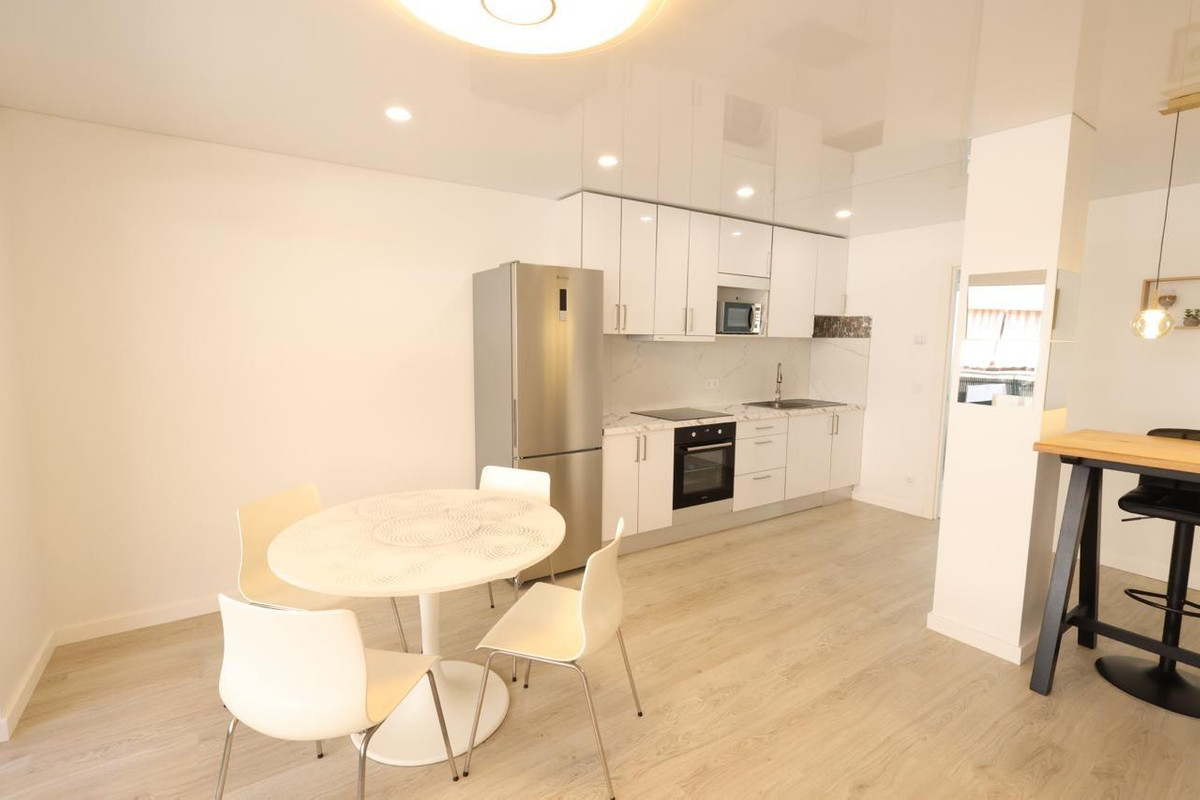 For sale - 3 Bedroom 2 Bathroom Apartment - Ground Floor Apartment in Torrevieja - Torrevieja Centro  - Alicante