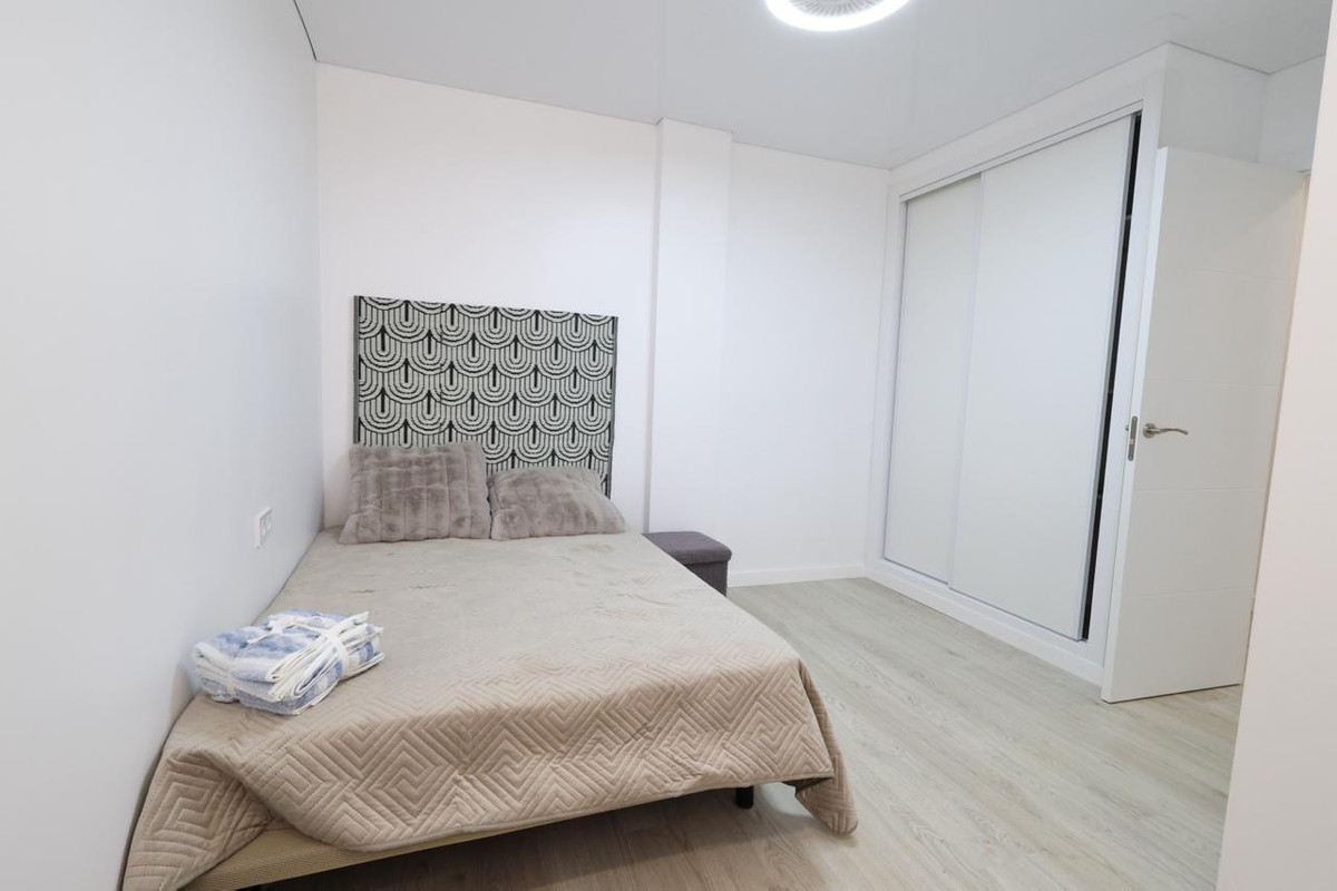 For sale - 3 Bedroom 2 Bathroom Apartment - Ground Floor Apartment in Torrevieja - Torrevieja Centro  - Alicante