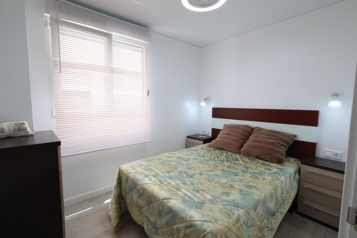 For sale - 3 Bedroom 2 Bathroom Apartment - Ground Floor Apartment in Torrevieja - Torrevieja Centro  - Alicante